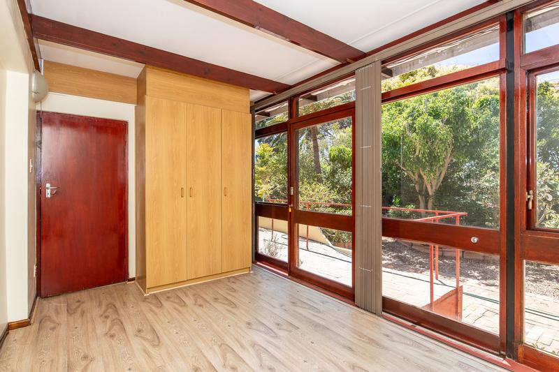 5 Bedroom Property for Sale in Bergvliet Western Cape